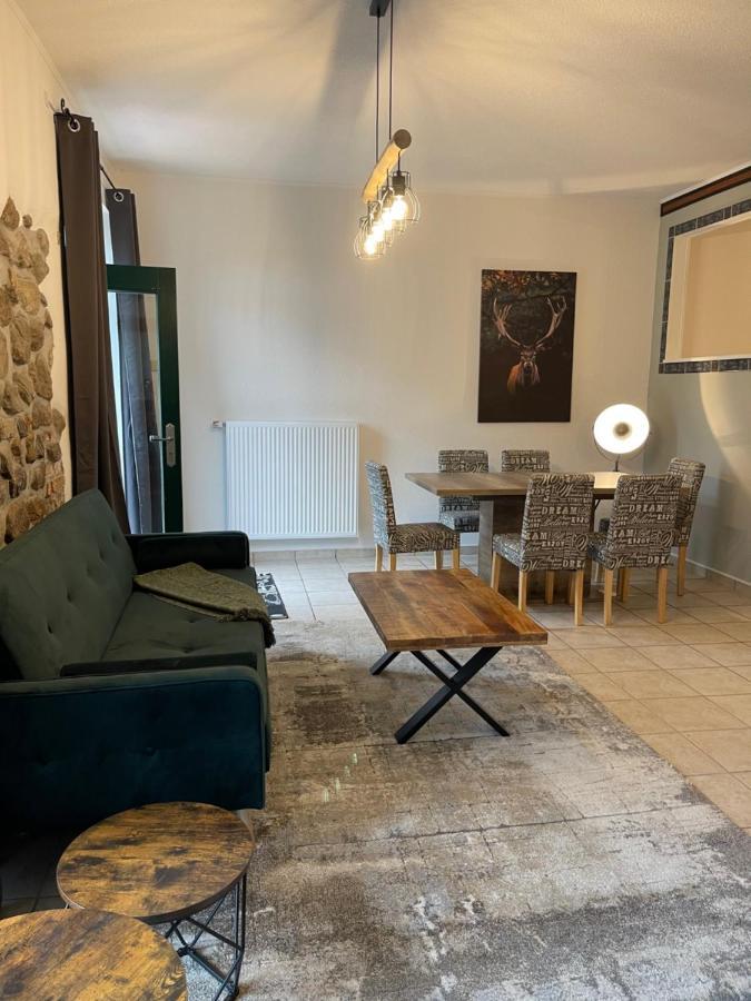 Mitten In Der Natur : Ferienwohnung Mit 3 Schlafzimmern, Neu Eingerichtet Neu Gaarz Exterior photo