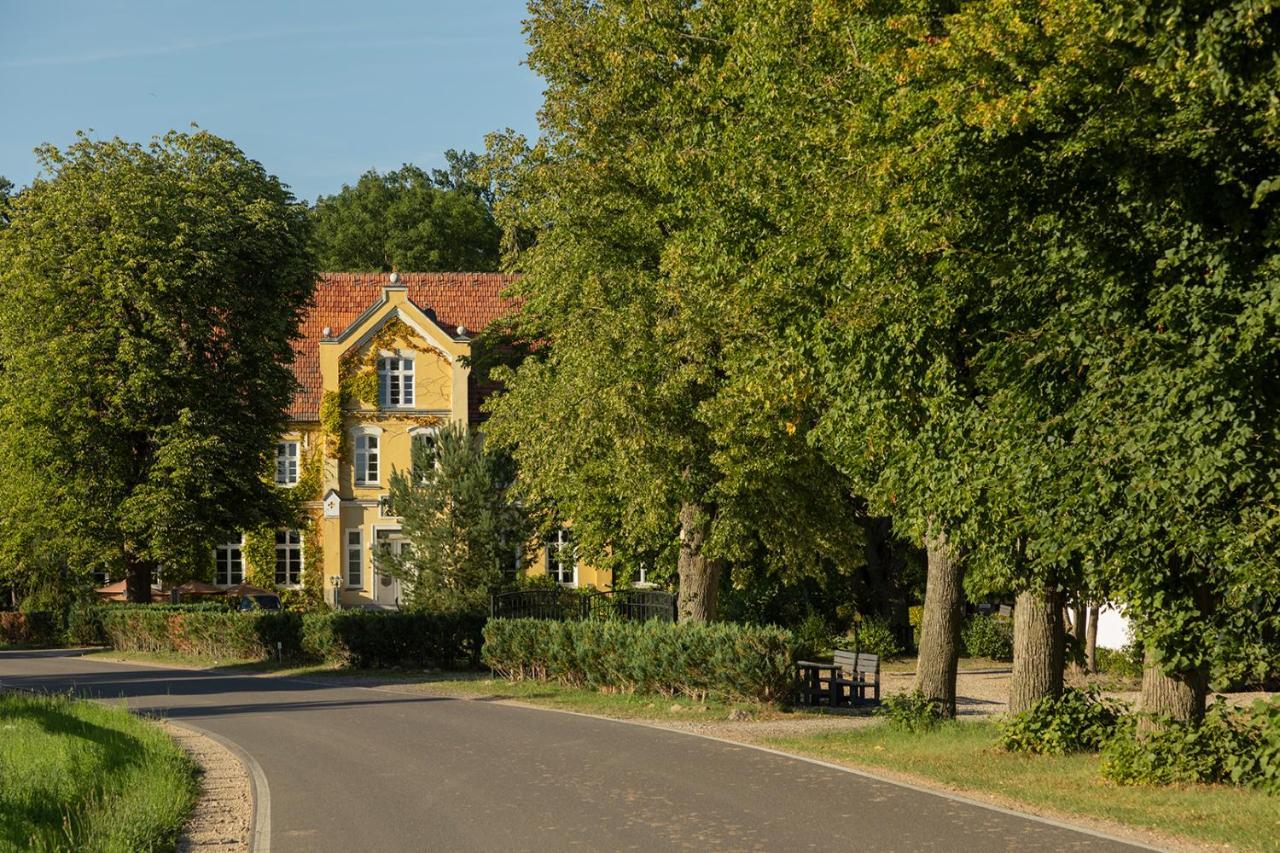 Mitten In Der Natur : Ferienwohnung Mit 3 Schlafzimmern, Neu Eingerichtet Neu Gaarz Exterior photo